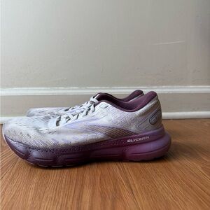 Women’s Brooks Glycerin 20 Running Shoes - Size 7 - Purple/White